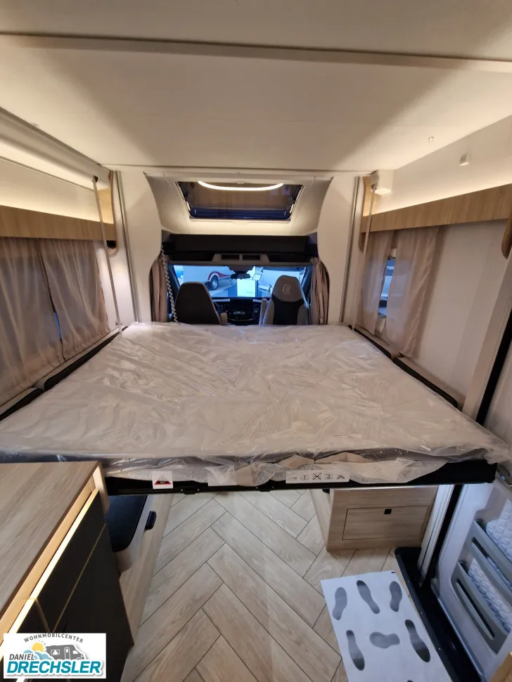 Fahrzeugbild Challenger 260 Graphite Edition #5