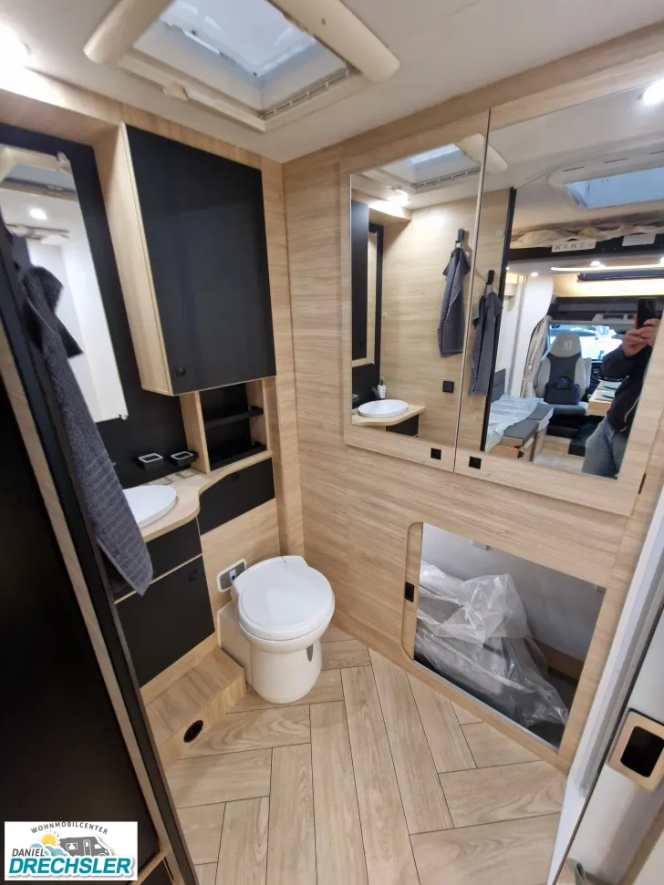 Fahrzeugbild Challenger 260 Graphite Edition #9