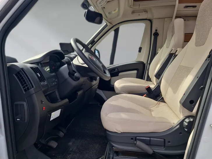 Fahrzeugbild Dethleffs Advantage T 7051 EB Hubstützenanlage #7