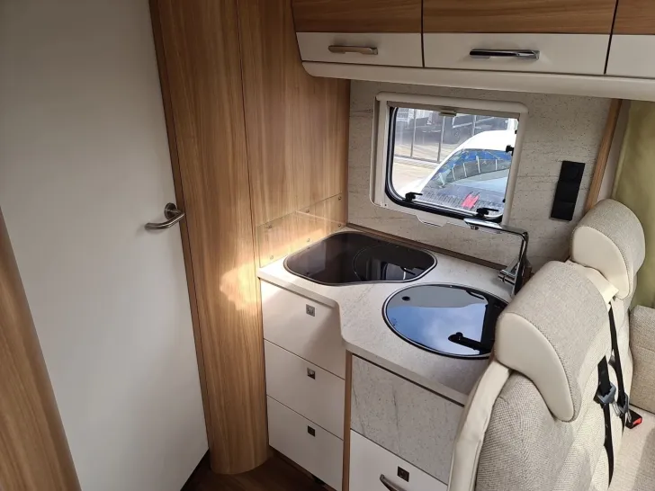 Fahrzeugbild Dethleffs Advantage T 7051 EB Hubstützenanlage #13