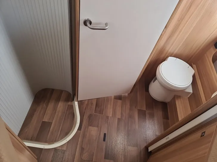 Fahrzeugbild Dethleffs Advantage T 7051 EB Hubstützenanlage #15