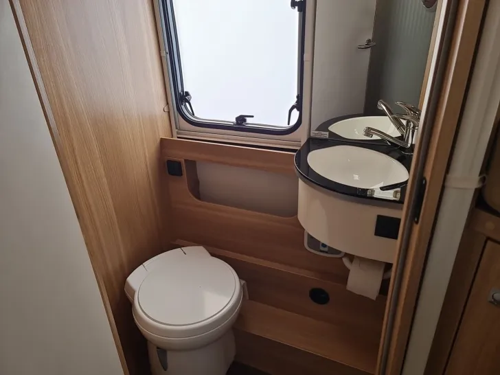 Fahrzeugbild Dethleffs Advantage T 7051 EB Hubstützenanlage #16