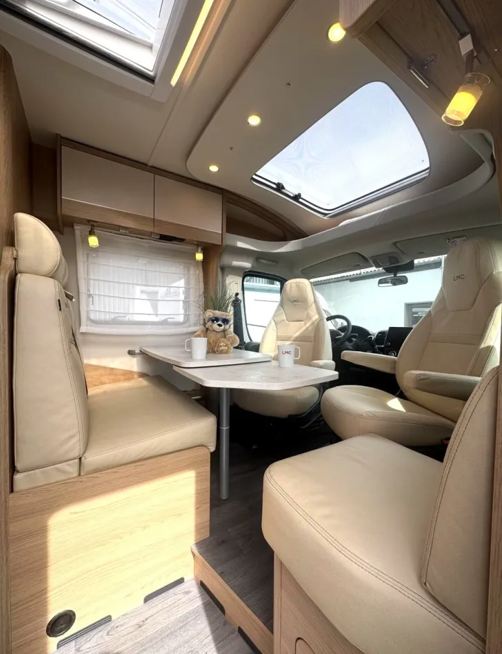 Fahrzeugbild LMC Cruiser 70 V643 V646 70 Jahre #7