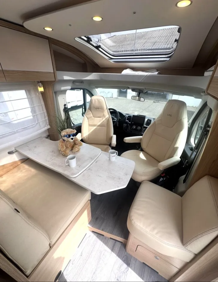Fahrzeugbild LMC Cruiser 70 V643 V646 70 Jahre #8