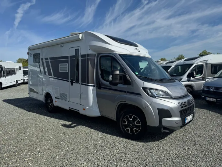 Fahrzeugbild Carado T 338 #1
