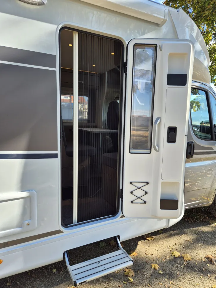 Fahrzeugbild Carado T328 pro+ *LTE-Paket*Hubbett*LED*Bettenumbau* #7