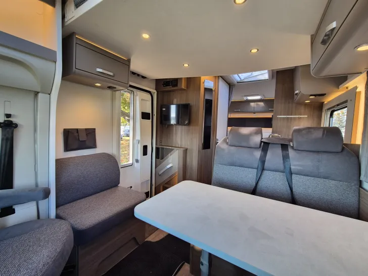 Fahrzeugbild Carado T328 pro+ *LTE-Paket*Hubbett*LED*Bettenumbau* #13