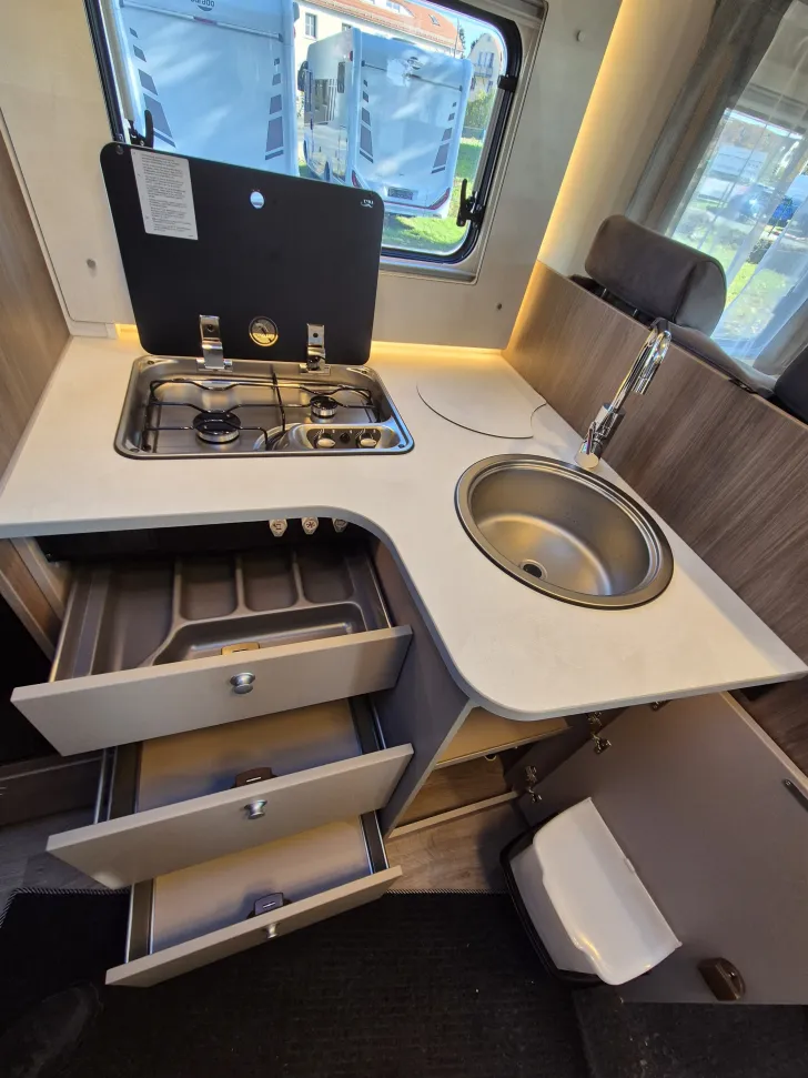 Fahrzeugbild Carado T328 pro+ *LTE-Paket*Hubbett*LED*Bettenumbau* #19