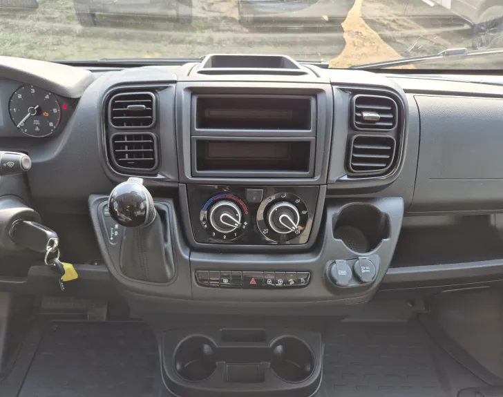 Fahrzeugbild Carado V337 *140 PS Automatik*Holzrost* #12