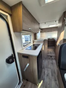 Fahrzeugbild Carado V337 *140 PS Automatik*Holzrost* #18