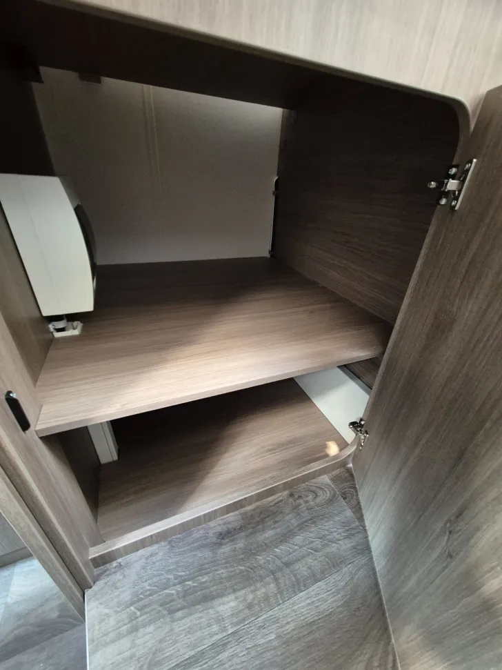 Fahrzeugbild Carado V337 *140 PS Automatik*Holzrost* #28