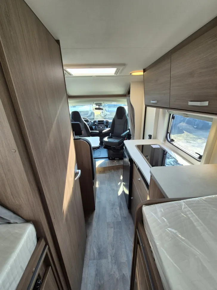 Fahrzeugbild Carado V337 *140 PS Automatik*Holzrost* #34