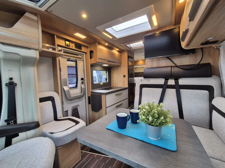 Fahrzeugbild Knaus SKY TI 650 MEG *Automatik*TV/LTE*Metallic #14