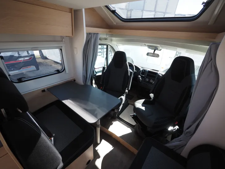 Fahrzeugbild Sunlight TS 67, Markise & Radtr., Hubbett, 5. Sitzplatz #5