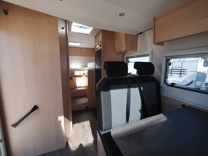 Fahrzeugbild Sunlight TS 67, Markise & Radtr., Hubbett, 5. Sitzplatz #6