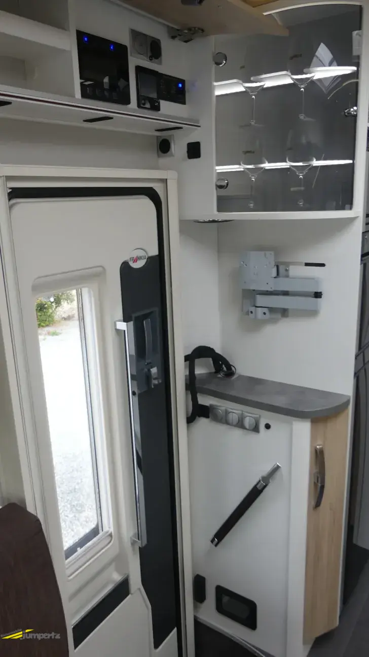 Fahrzeugbild Frankia F-Line I 740 GD Hubstützen/Top gepflegt #10