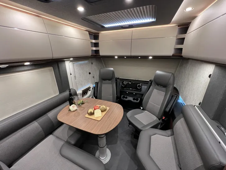 Fahrzeugbild Carthago chic c-line I 4.9 LE L Mercedes (344) #13