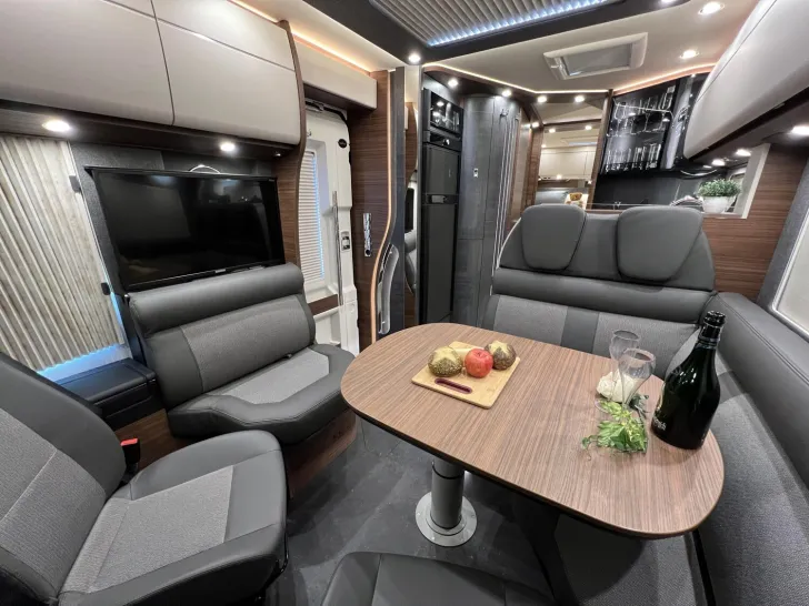 Fahrzeugbild Carthago chic c-line I 4.9 LE L Mercedes (344) #16