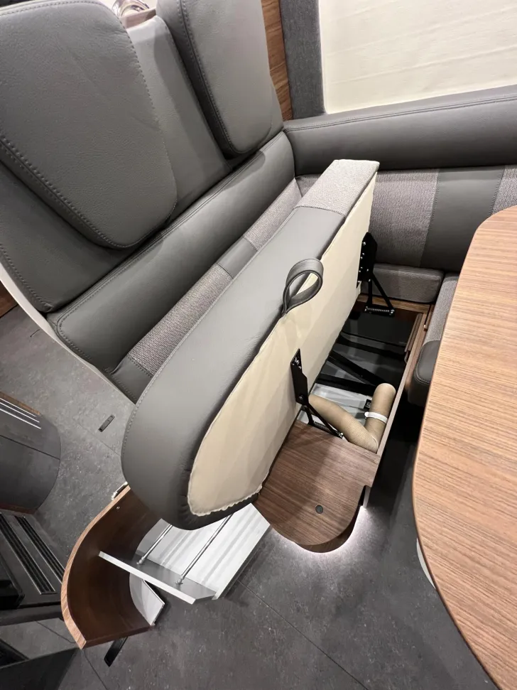 Fahrzeugbild Carthago chic c-line I 4.9 LE L Mercedes (344) #41