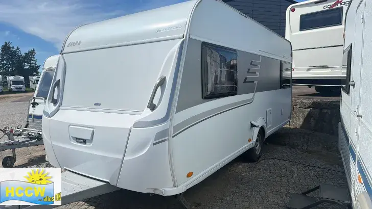 Seitlich Hymer Eriba Exciting 471 inkl. Mover XT