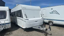 Schräg Vorne Hymer Eriba Exciting 471 inkl. Mover XT
