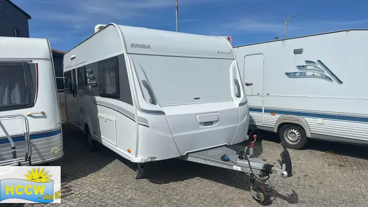 Schräg Vorne Hymer Eriba Exciting 471 inkl. Mover XT