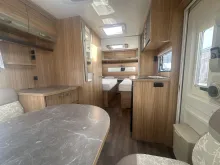 Sicht vorne-hinten Hymer Eriba Exciting 471 inkl. Mover XT