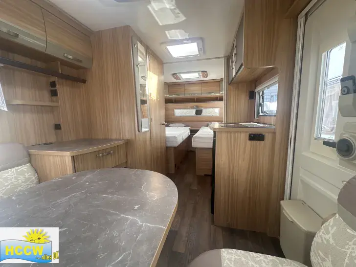 Sicht vorne-hinten Hymer Eriba Exciting 471 inkl. Mover XT