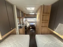 Sicht vorne-hinten Hymer Eriba Exciting 471 inkl. Mover XT