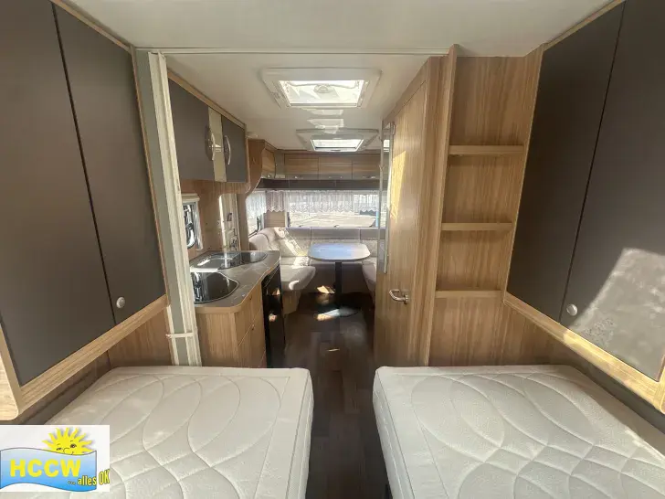 Sicht vorne-hinten Hymer Eriba Exciting 471 inkl. Mover XT