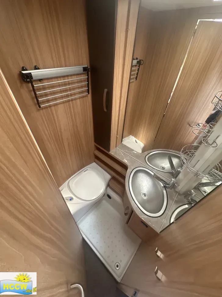 Toilette Hymer Eriba Exciting 471 inkl. Mover XT