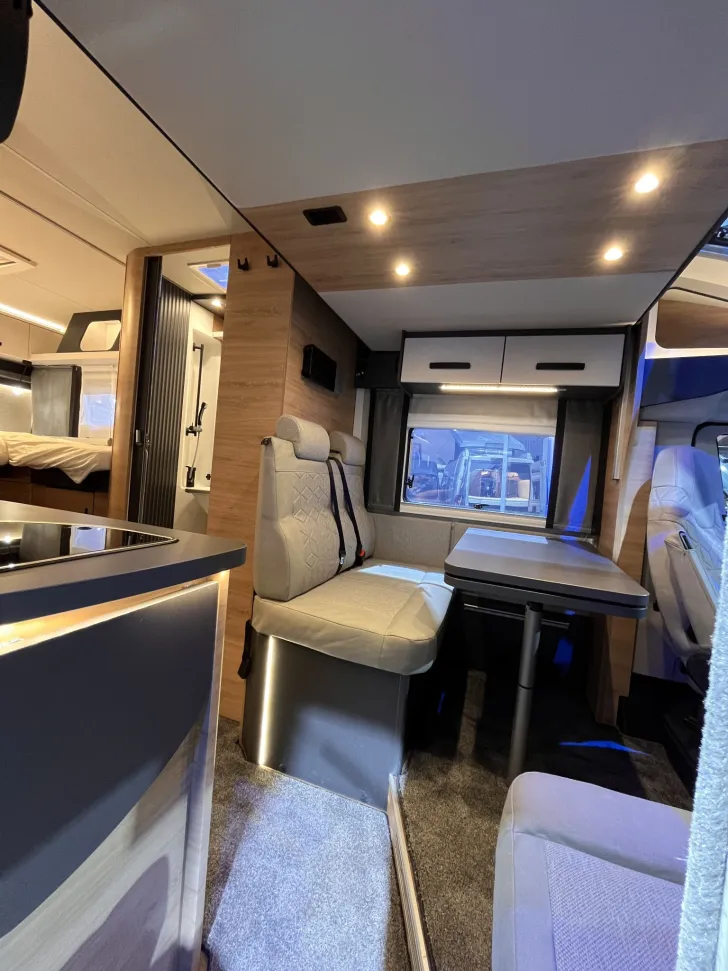 Fahrzeugbild Knaus L!VE / LIVE Wave 650 MEG *Black-Selection* #11