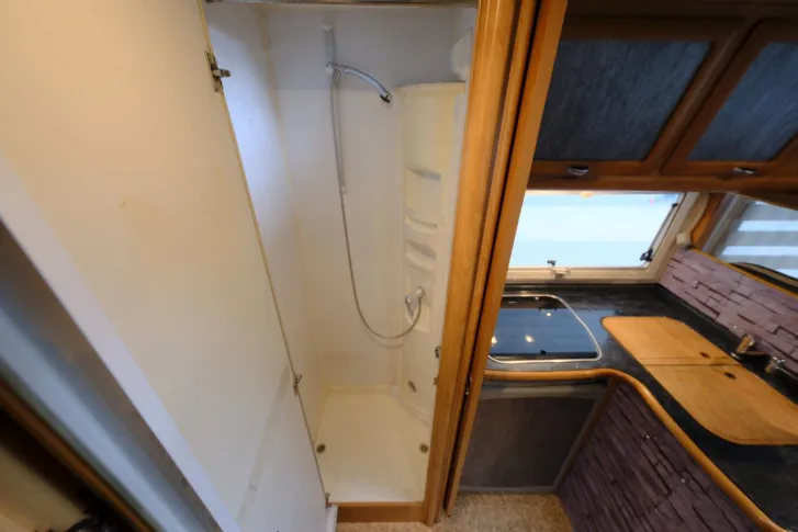 Fahrzeugbild Frankia I 700 / Festbett / Garage / Hubbett #16