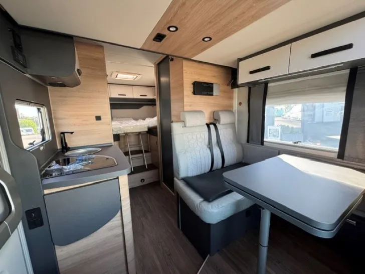 Fahrzeugbild Knaus L!VE WAVE 650 MEG Black Selection Sondermodell "Black Selection" #7