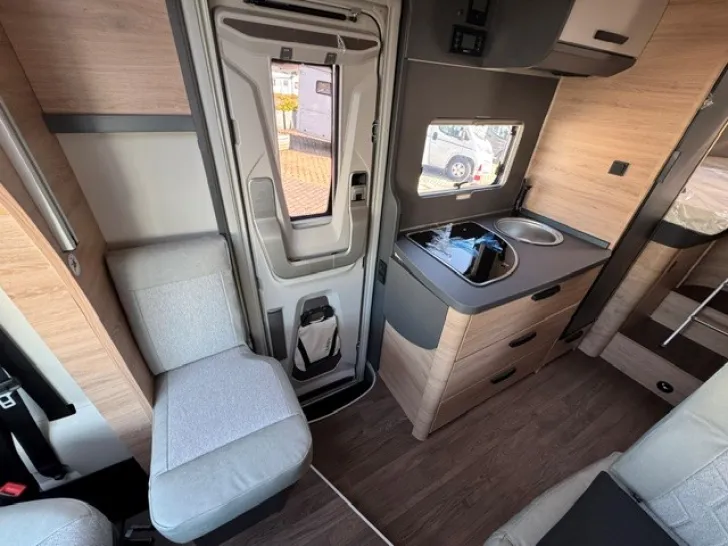 Fahrzeugbild Knaus L!VE WAVE 650 MEG Black Selection Sondermodell "Black Selection" #8