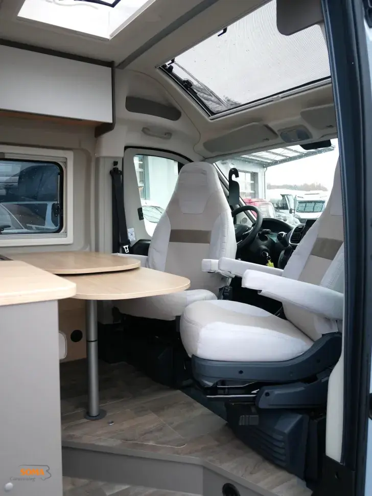 Fahrzeugbild LMC Innovan 640 - SOMA Van Ed. Voll LED-Scheinwerfer #6