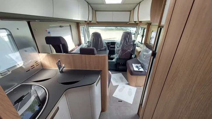 Fahrzeugbild Laika Ecovip H 4109 Hängeschränke statt Hubbett #7
