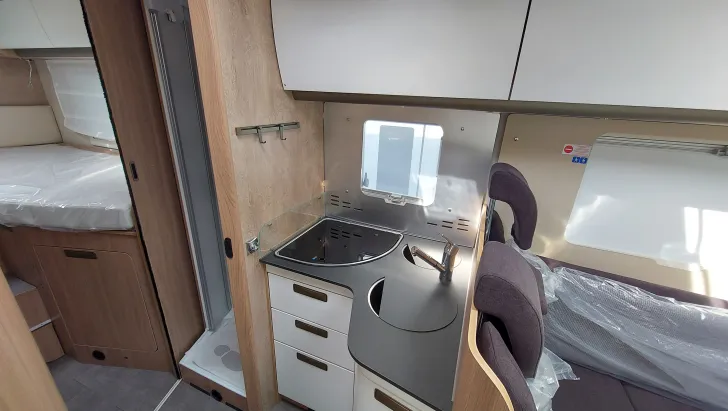 Fahrzeugbild Laika Ecovip H 4109 Hängeschränke statt Hubbett #8