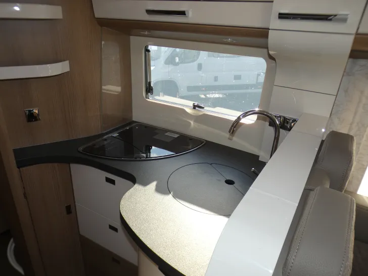 Fahrzeugbild Carthago C1-tourer I 149 RB-LE comfort 4.2t Sat ,TV , Solar #13