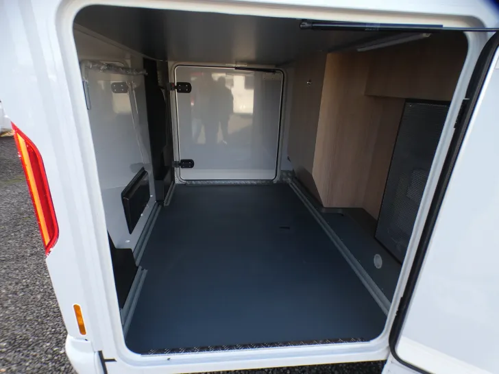 Fahrzeugbild Carthago C1-tourer I 149 RB-LE comfort 4.2t Sat ,TV , Solar #19