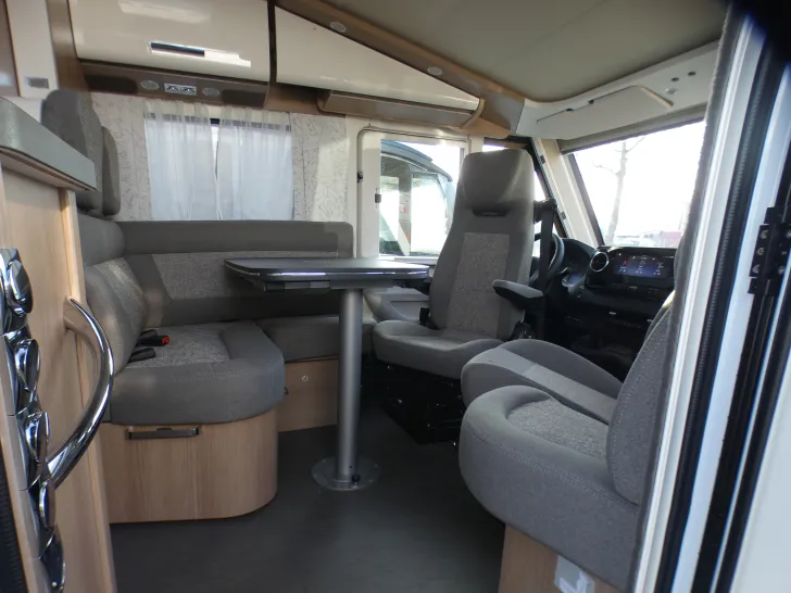 Fahrzeugbild Carthago C2-tourer I 141 KB-LE comfort 4.2t #15