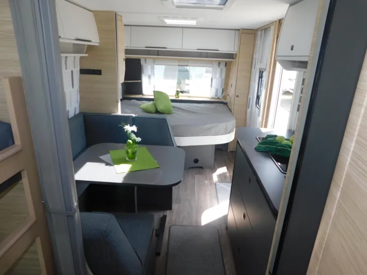 Fahrzeugbild Fendt Apero Activ 560 SKM Combi6E, Fußbodenheizung, 2T #18
