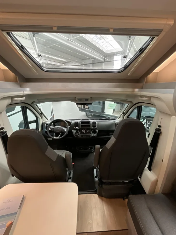Fahrzeugbild Crosscamp EXPDN T 7.0 E Peugeot in 7 Tagen abholbereit! #8