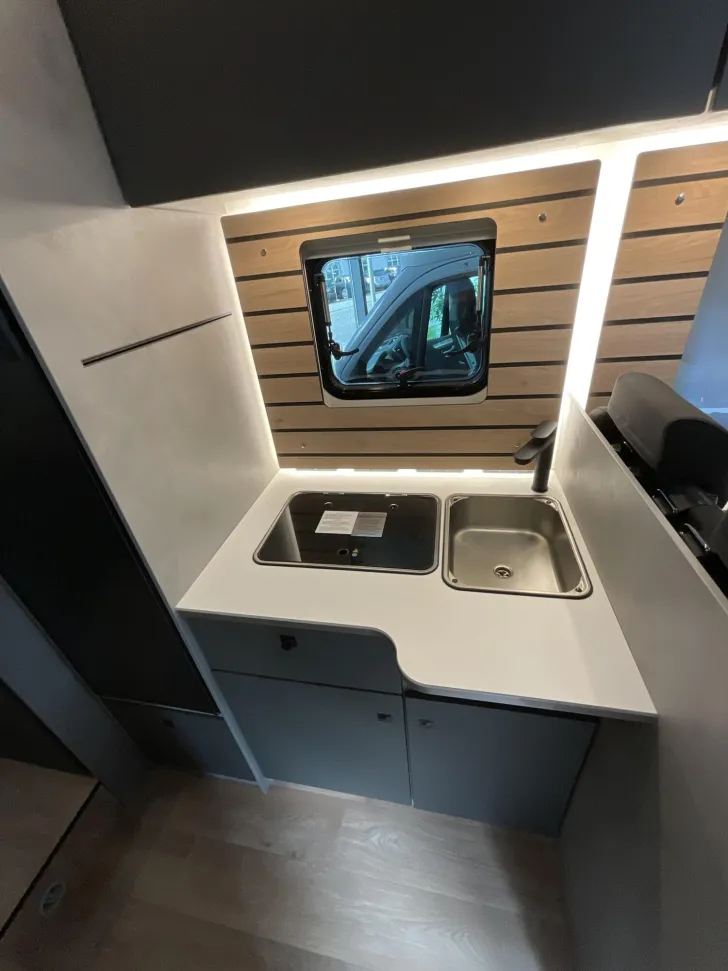 Fahrzeugbild Crosscamp EXPDN T 7.0 E Peugeot in 7 Tagen abholbereit! #9