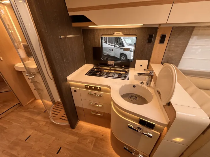 Fahrzeugbild Hymer B-ML I 890 *Vollluftfeder*Hubstützen*Autark* #15