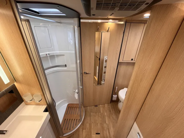 Fahrzeugbild Hymer B-ML I 890 *Vollluftfeder*Hubstützen*Autark* #22