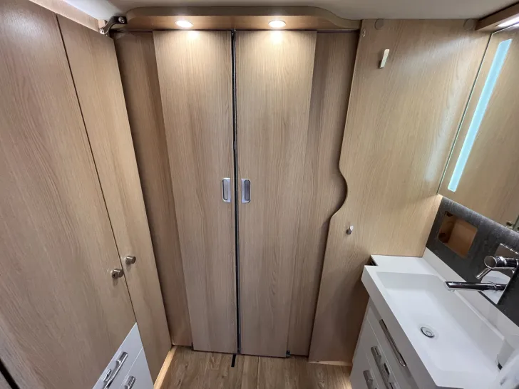 Fahrzeugbild Hymer B-ML I 890 *Vollluftfeder*Hubstützen*Autark* #24