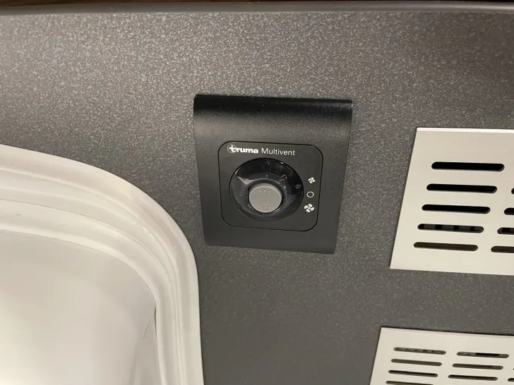 Fahrzeugbild Knaus AZUR 500 EU #26