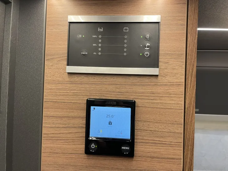 Fahrzeugbild Knaus AZUR 500 EU #37