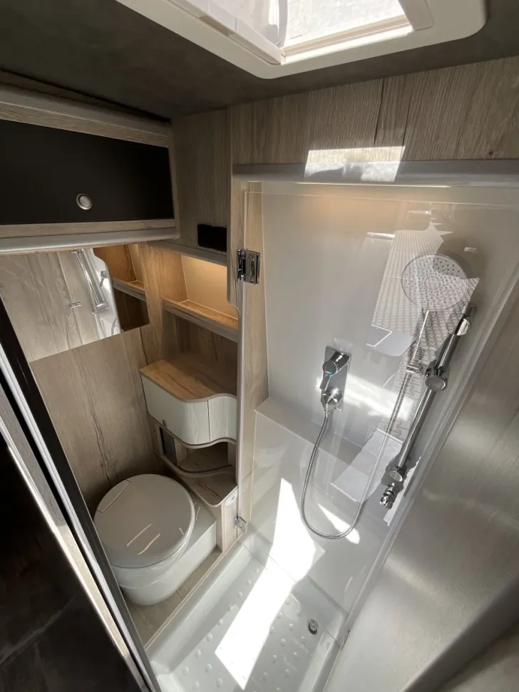 Fahrzeugbild Megamobil Andere Lounge 680S Twin Freedom 18 Borbet Navi RFK #9